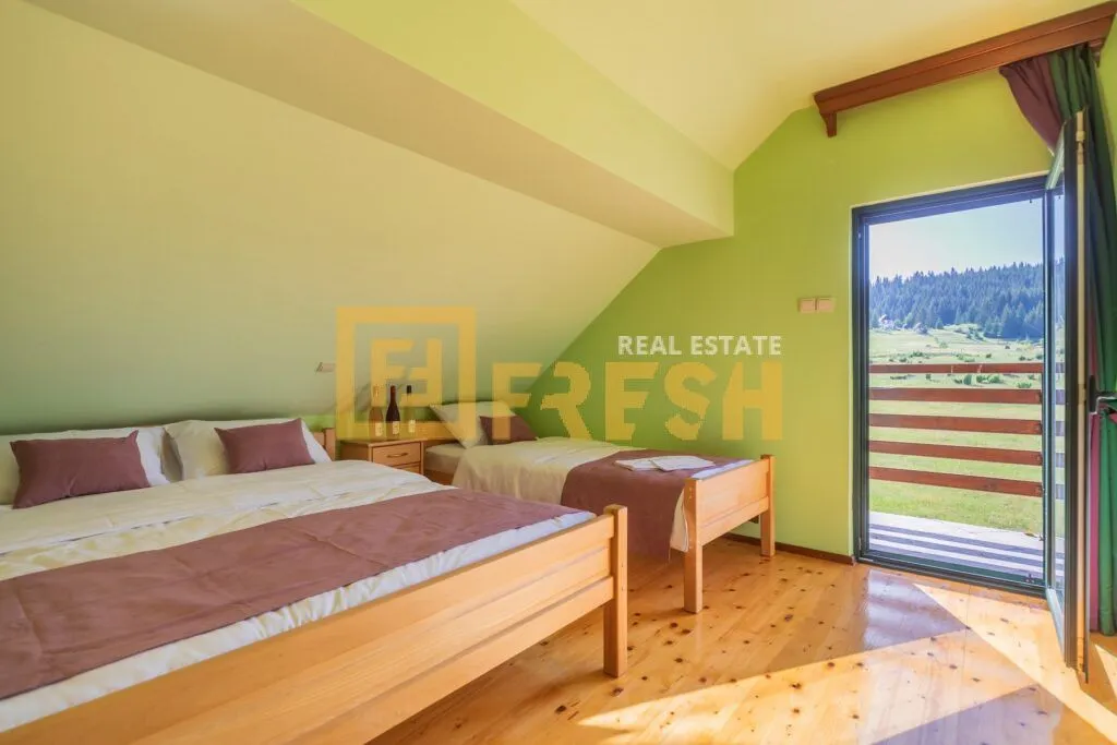 Prodaja, kuća, 300m², Žabljak, Crna Gora