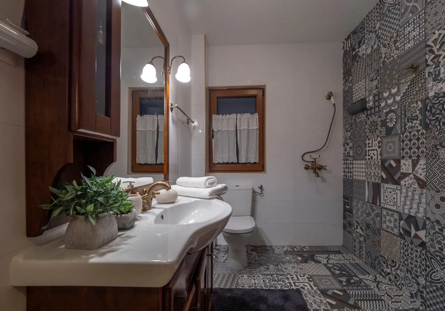 Prodaja, kuća, 200m², Zagora, Kotor