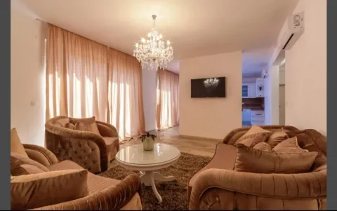 Rent, three bedroom apartment, 130m², Petrovac, Budva - image 2