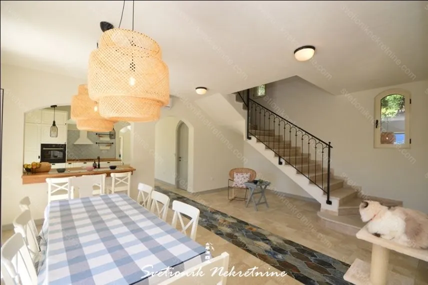 Prodaja, kuća, 184m², Baošići, Herceg Novi