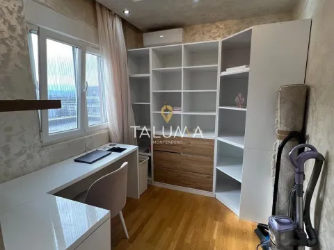 Izdavanje, trosoban stan, 100m², Stari Aerodrom, Podgorica - image 4