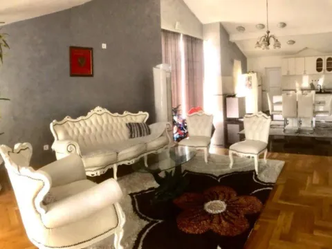 Izdavanje, trosoban stan, 180m², Dalmatinska ulica, Podgorica - image 4