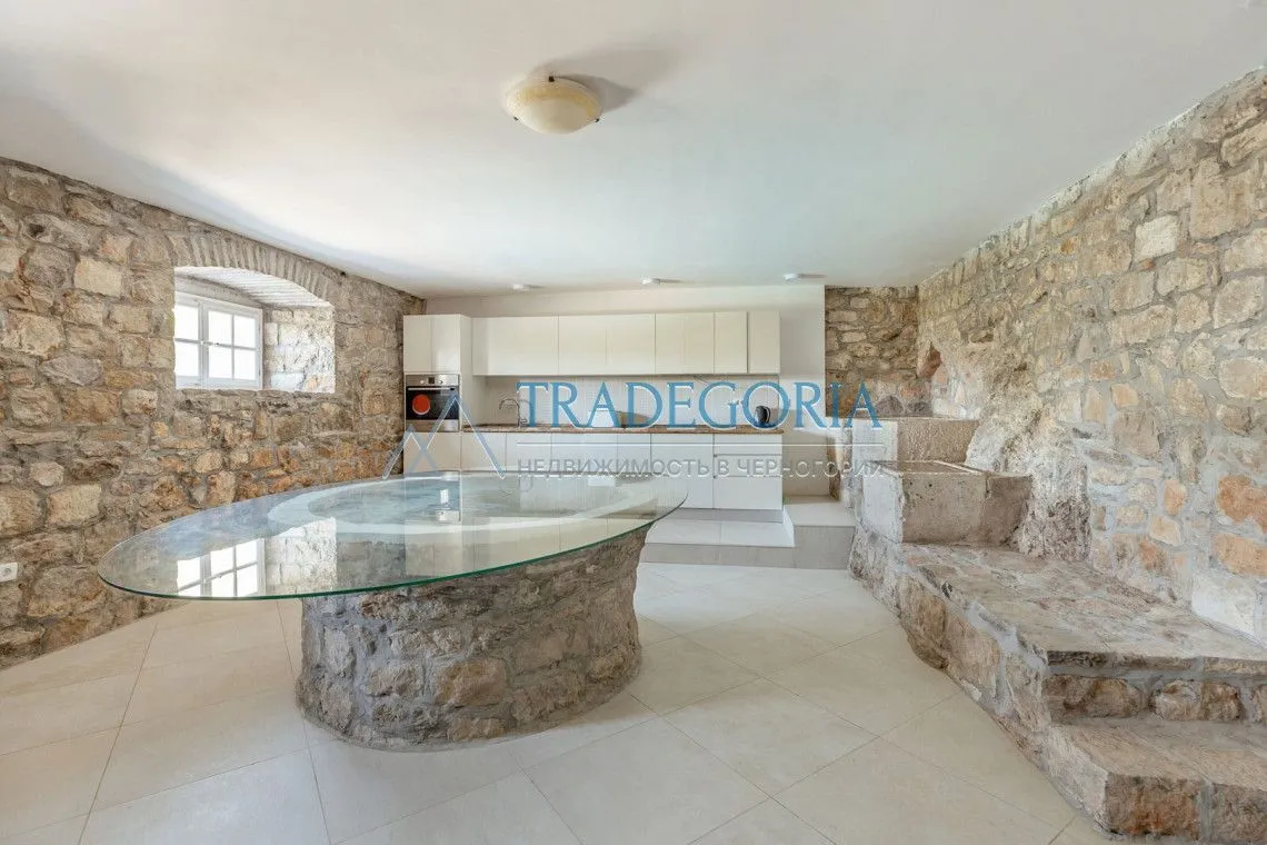 Prodaja, kuća, 176m², Krimovica, Kotor