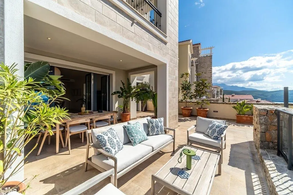 Prodaja, trosoban stan, 105m², Tivat, Crna Gora