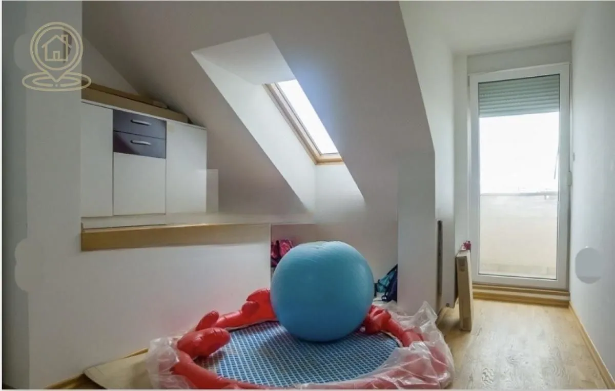 Prodaja, trosoban stan, 88m², Centar, Novi Sad