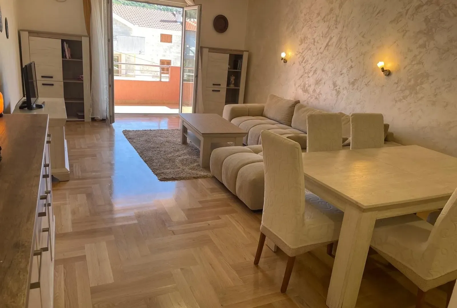 Stan-na-dan, jednosoban stan, 84m², Bonići, Tivat