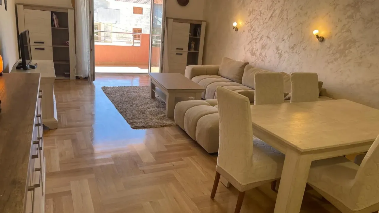 Daily-rent, one bedroom apartment, 84m², Bonići, Tivat