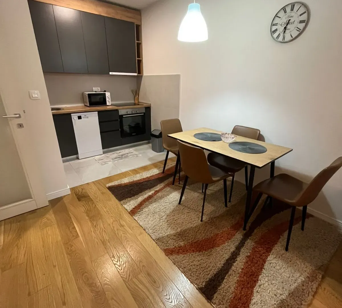 Prodaja, jednosoban stan, 49m², Central Point, Podgorica