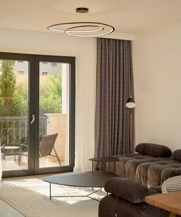 Izdavanje, dvosoban stan, 100m², Luštica Bay, Tivat