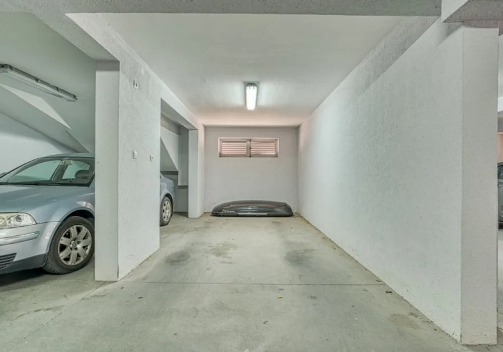 Prodaja, četvorosoban stan, 190m², Rozino, Budva