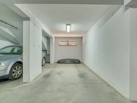 Sale, four bedroom apartment, 190m², Rozino, Budva - image 20