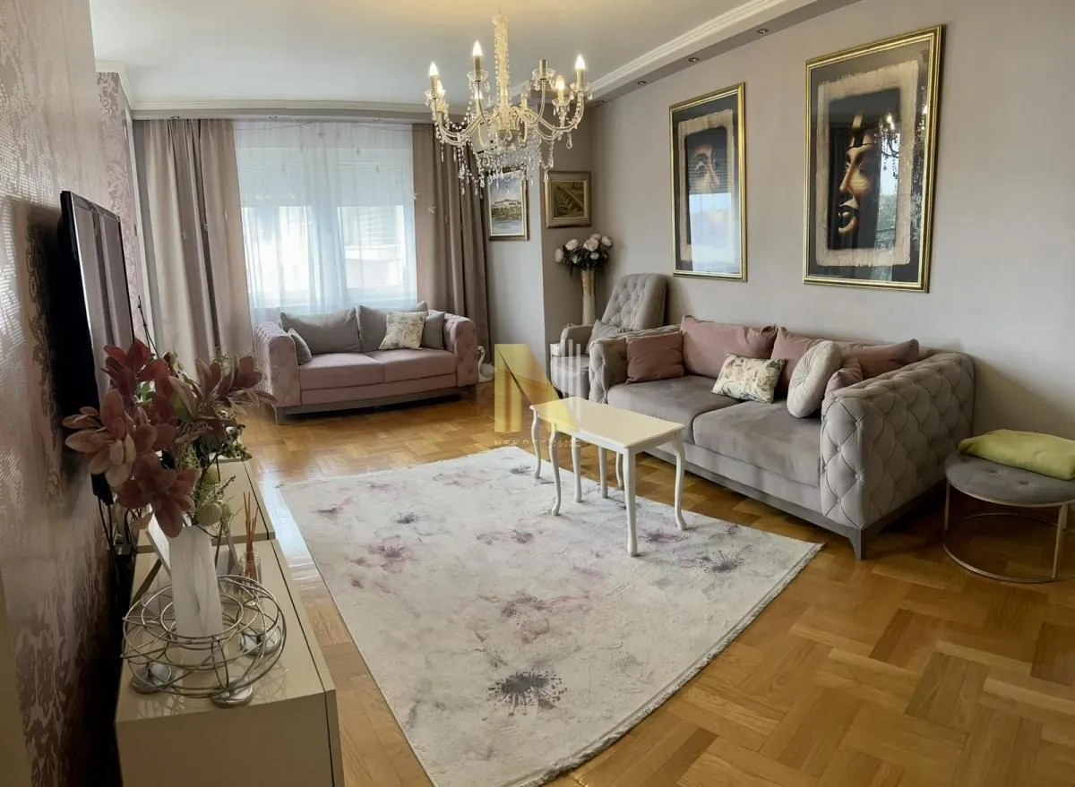 Prodaja, četvorosoban stan, 124m², Cara Dušana, Novi Sad Sve Podlokacije