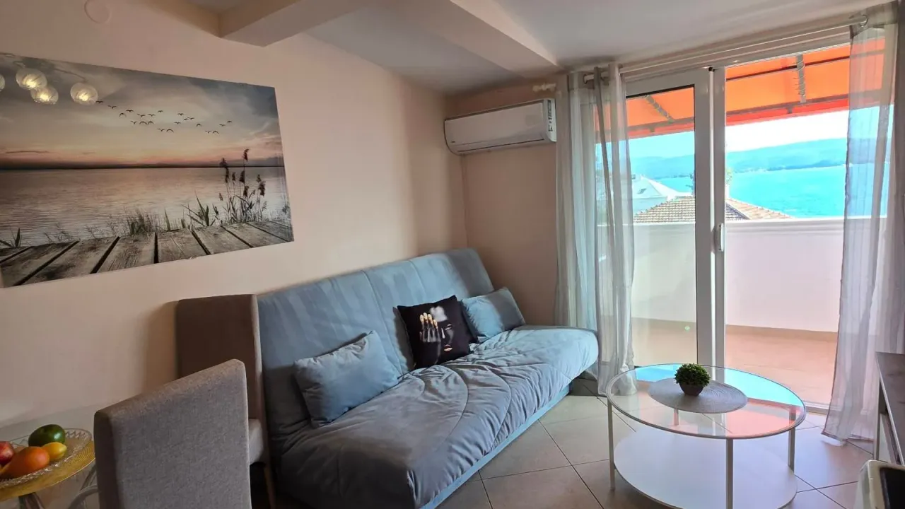 Izdavanje, jednosoban stan, 45m², Centar, Tivat