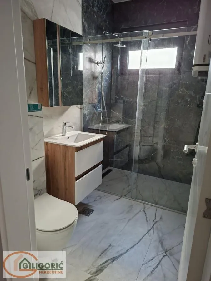 Prodaja, dvosoban stan, 77m², Pančevo, Srbija