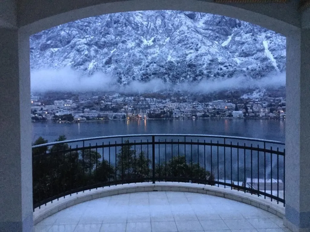 Prodaja, kuća, 330m², Muo, Kotor