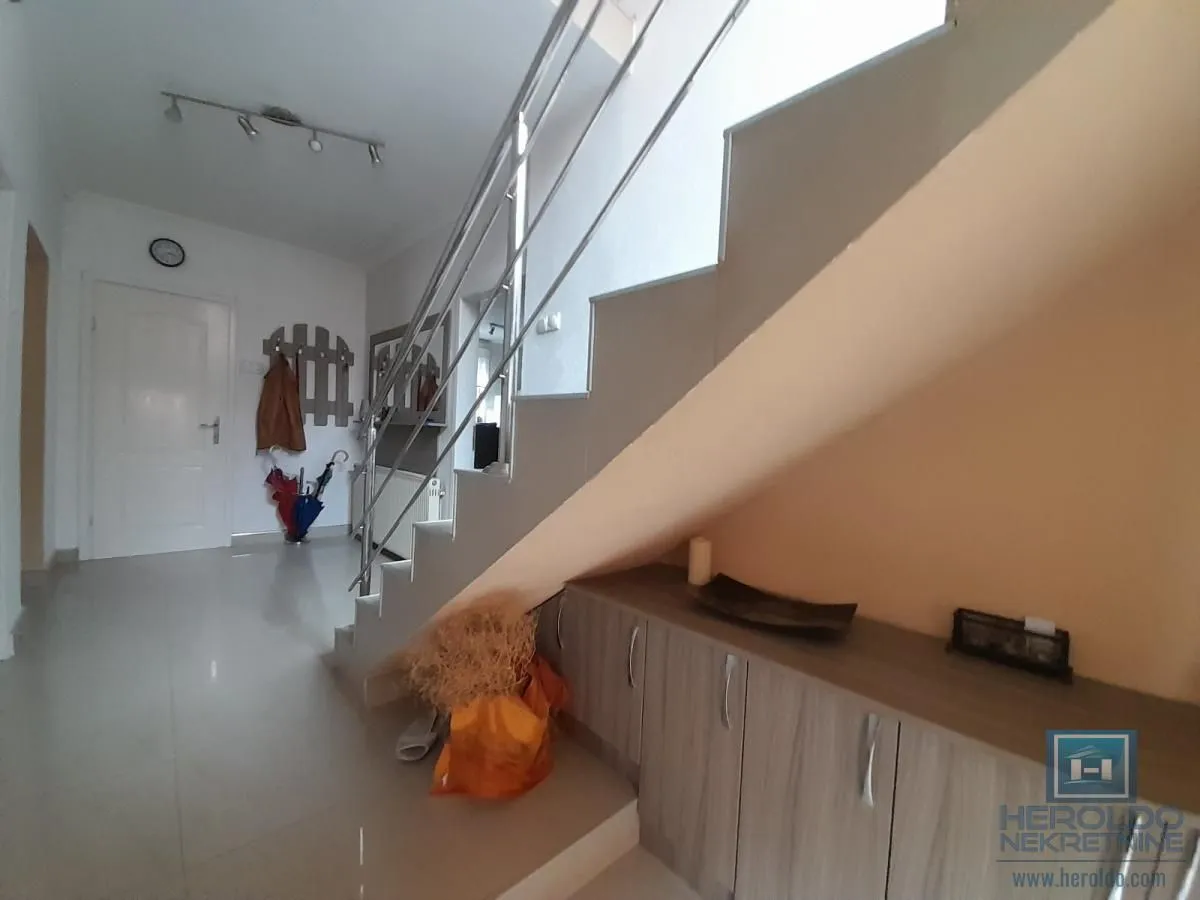 Sale, house, 180m², Centar, Ćuprija