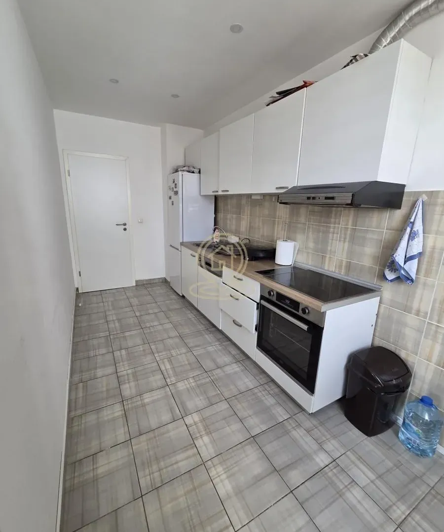 Prodaja, trosoban stan, 94m², Medijana, Niš