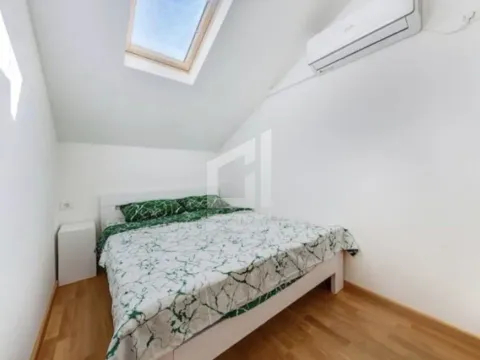 Prodaja, stan, 45m², Pobrežje, Podgorica - image 2