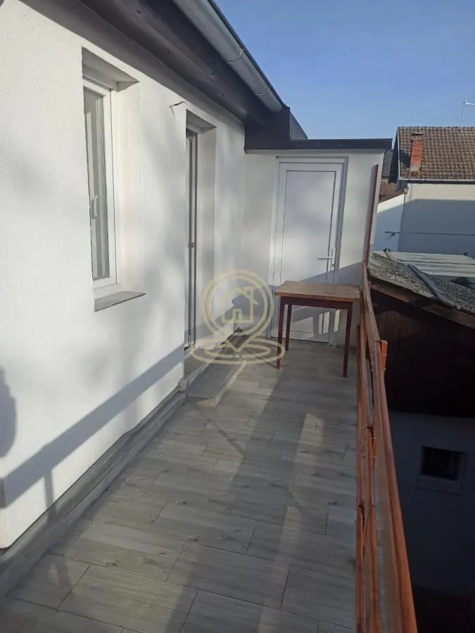 Izdavanje, trosoban stan, 70m², Salajka, Novi Sad Sve Podlokacije