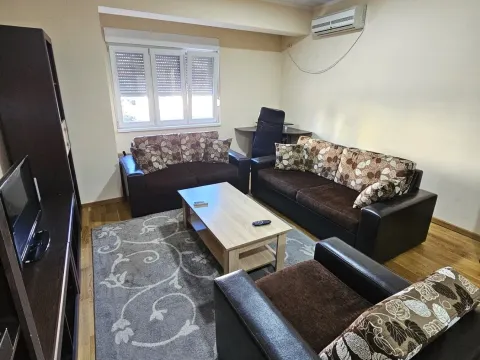 Izdavanje, jednosoban stan, 54m², City Kvart, Podgorica - image 2