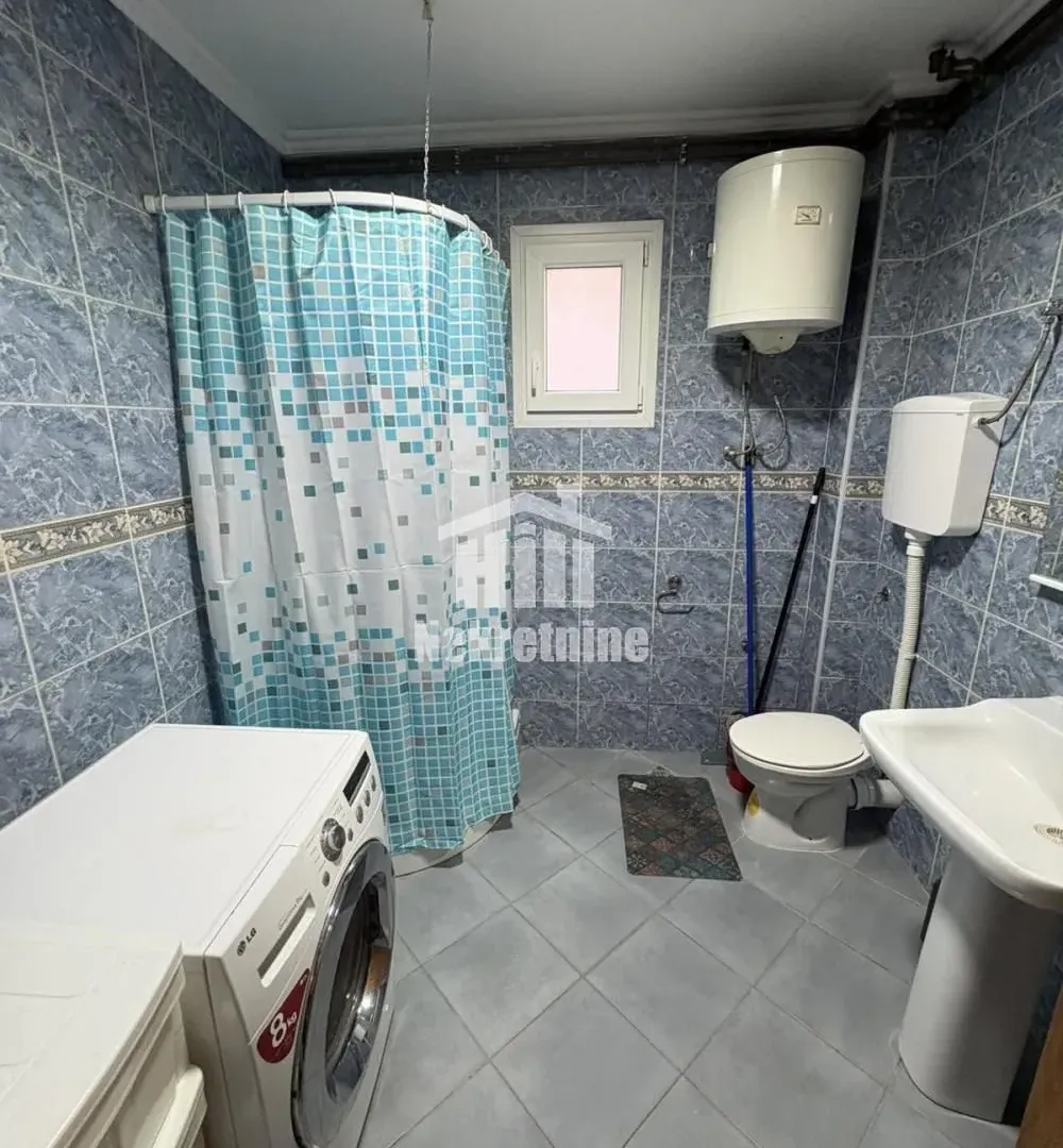 Prodaja, trosoban stan, 71m², Zemun Kalvarija, Zemun Sve Podlokacije