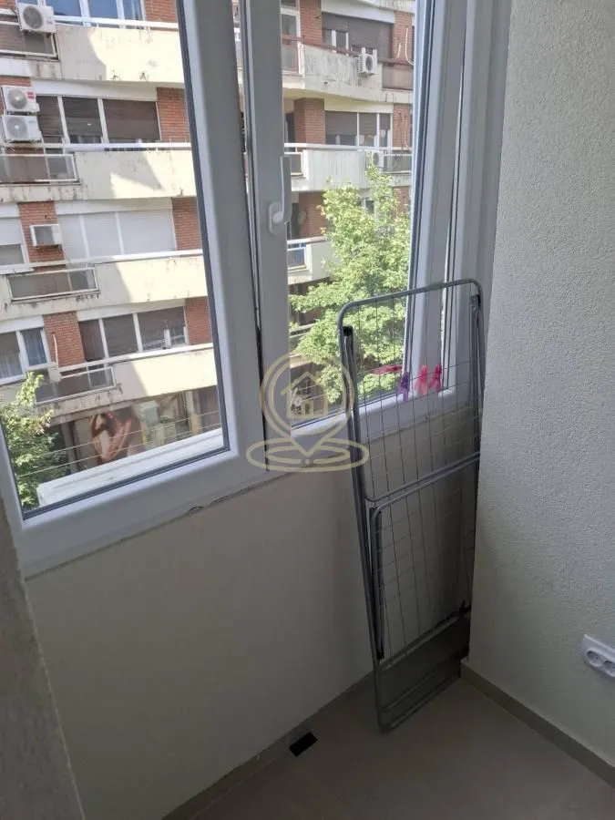 Izdavanje, dvosoban stan, 40m², Čubura, Beograd