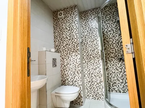 Izdavanje, poslovni prostor, 44m², City Kvart, Podgorica - image 2