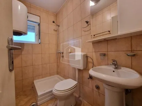 Rent, office space, 65m², Stari Aerodrom, Podgorica - image 7