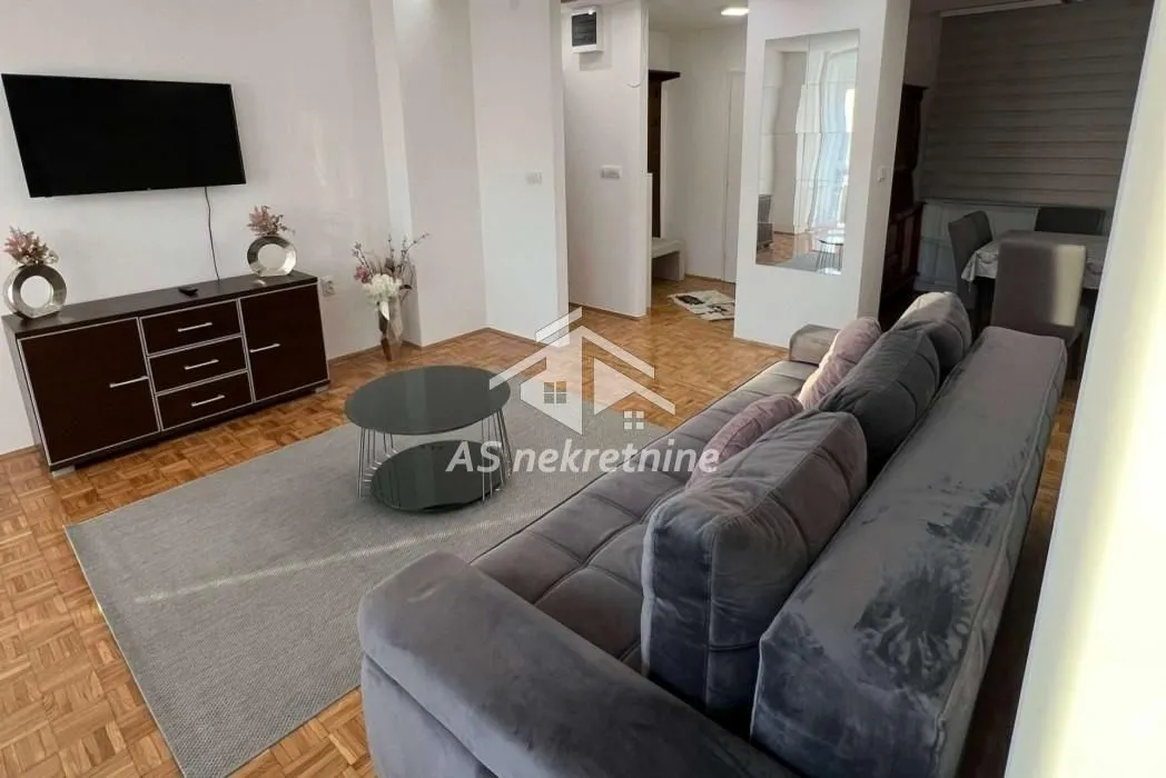 Izdavanje, trosoban stan, 70m², Novi Beograd Blok 23, Novi Beograd Sve Podlokacije