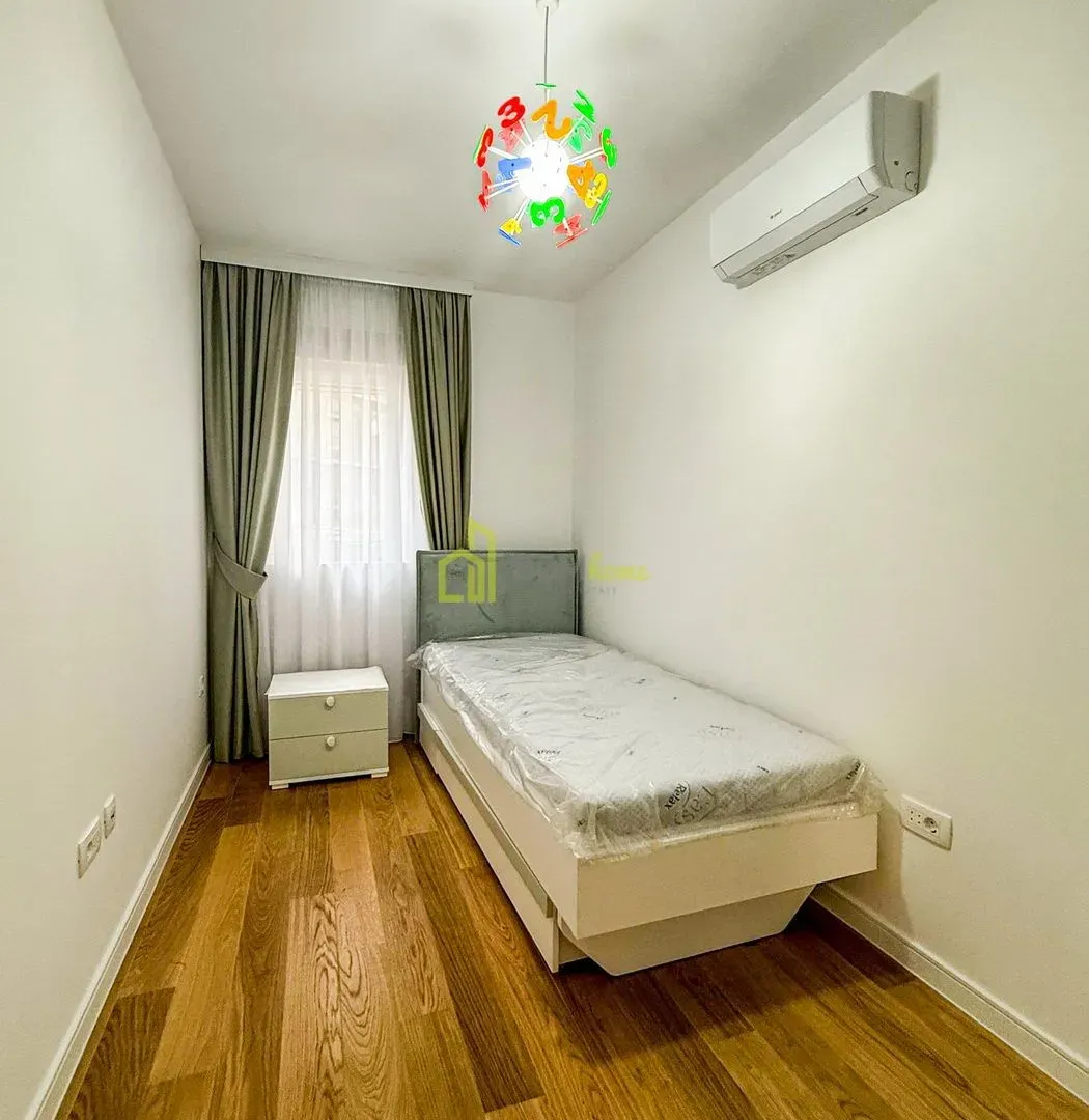 Rent, three bedroom apartment, 93m², Central Point, Podgorica