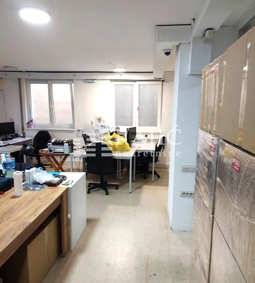 Rent, house, 550m², Uciteljsko Naselje, Zvezdara Sve Podlokacije
