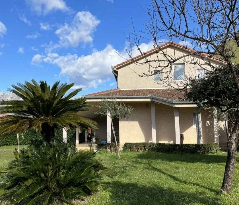 Prodaja, kuća, 165m², Bar, Crna Gora