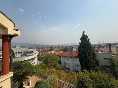 Izdavanje, kuća, 270m², Gorica C, Podgorica - image 10