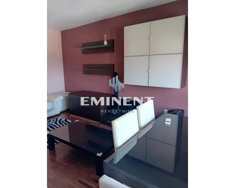 Izdavanje, trosoban stan, 68m², Čukarica, Beograd