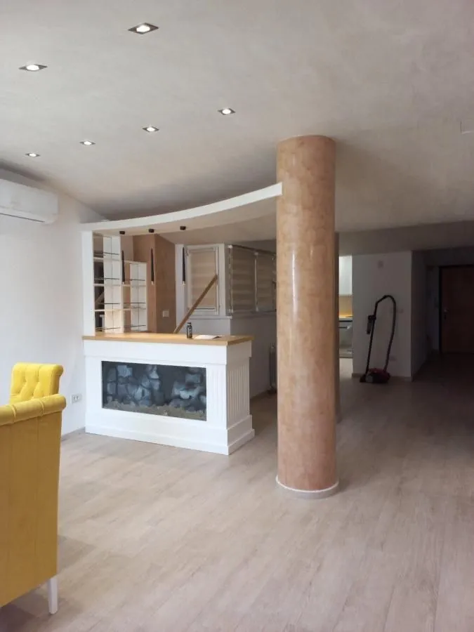 Izdavanje, četvorosoban stan, 163m², Palilula Sve Podlokacije, Beograd