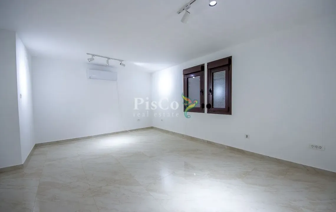 Rent, office space, 90m², Masline, Podgorica