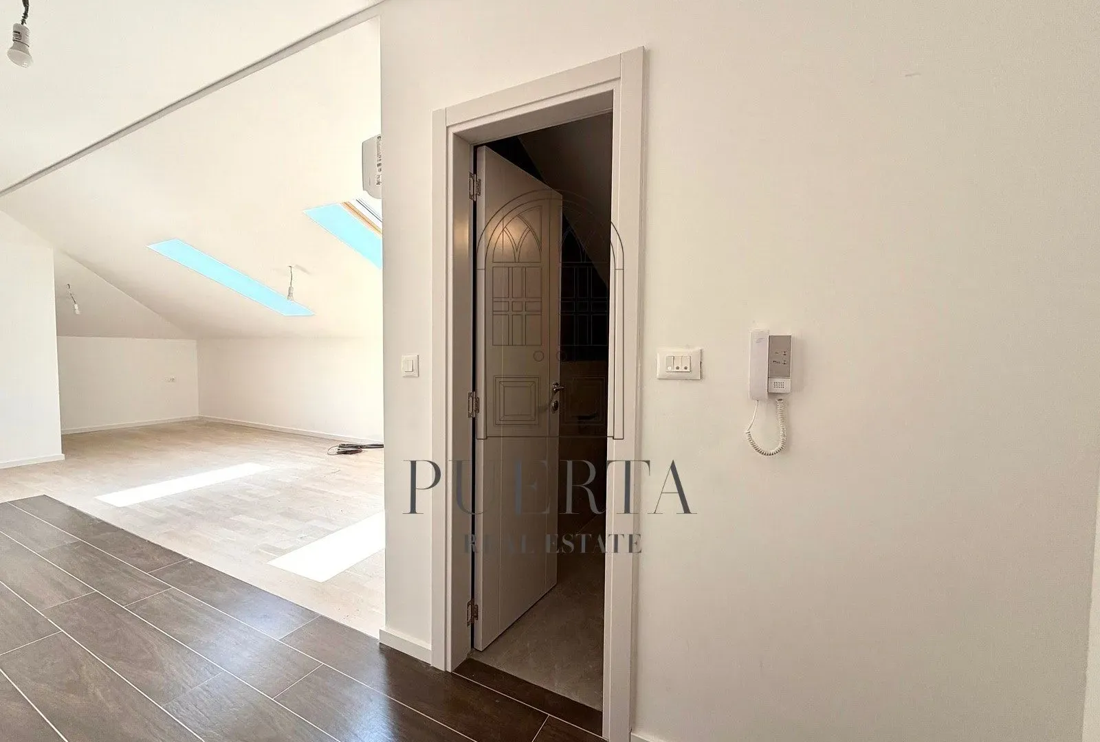 Prodaja, garsonjera, 45m², Tološi, Podgorica