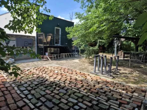 Izdavanje, kuća, 230m², Zemun Gardoš, Zemun Sve Podlokacije - image 3