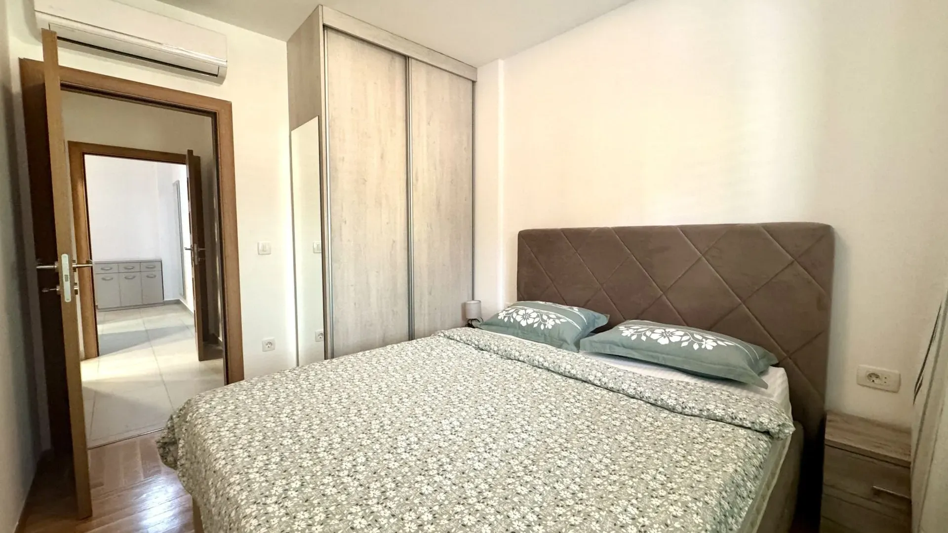 Rent, three bedroom apartment, 86m², Kalimanj, Tivat