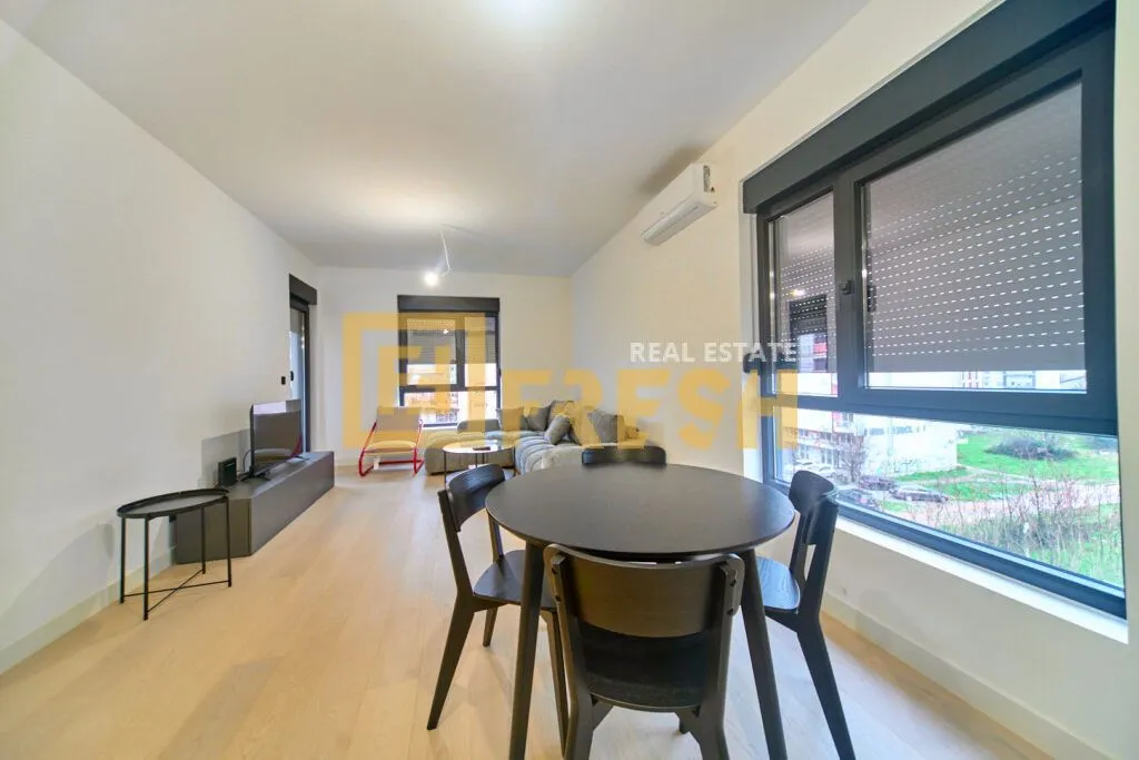 Izdavanje, dvosoban stan, 69m², Krivi Most, Podgorica