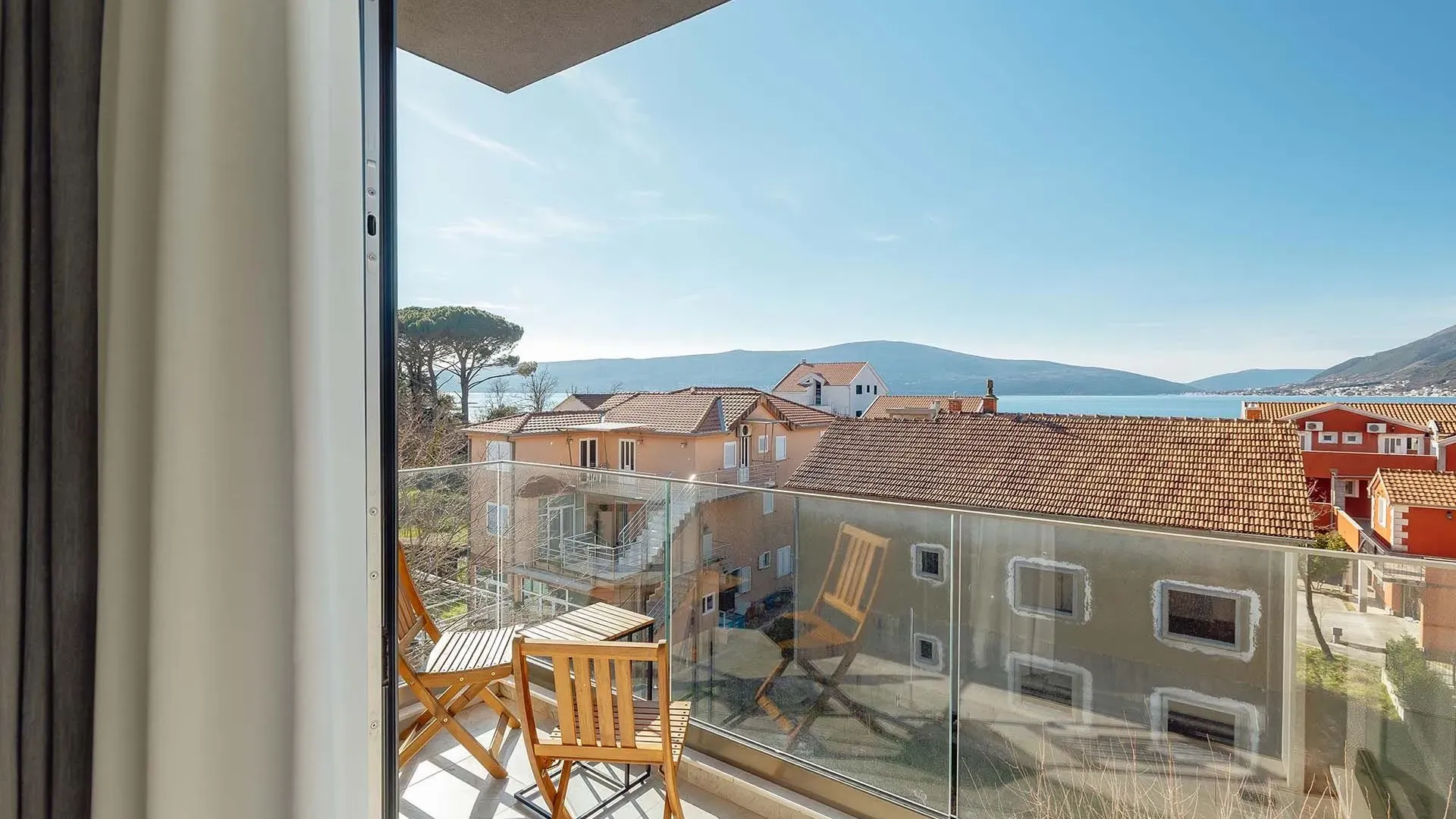 Izdavanje, jednosoban stan, 54m², Donja Lastva, Tivat