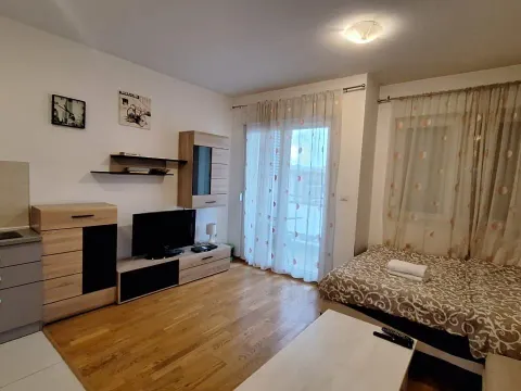 Prodaja, garsonjera, 29m², City Kvart, Podgorica - image 2