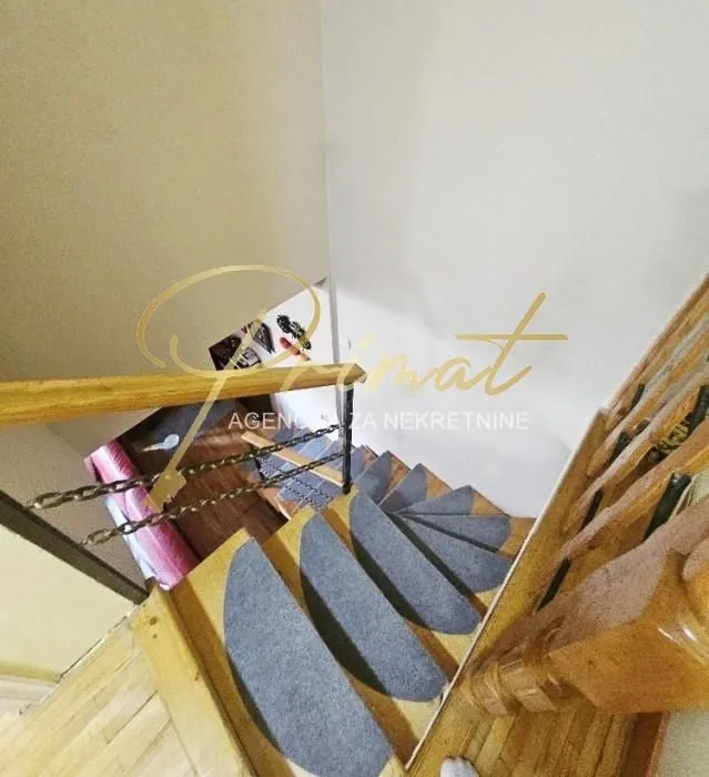 Prodaja, četvorosoban stan, 74m², Palilula Sve Podlokacije, Beograd