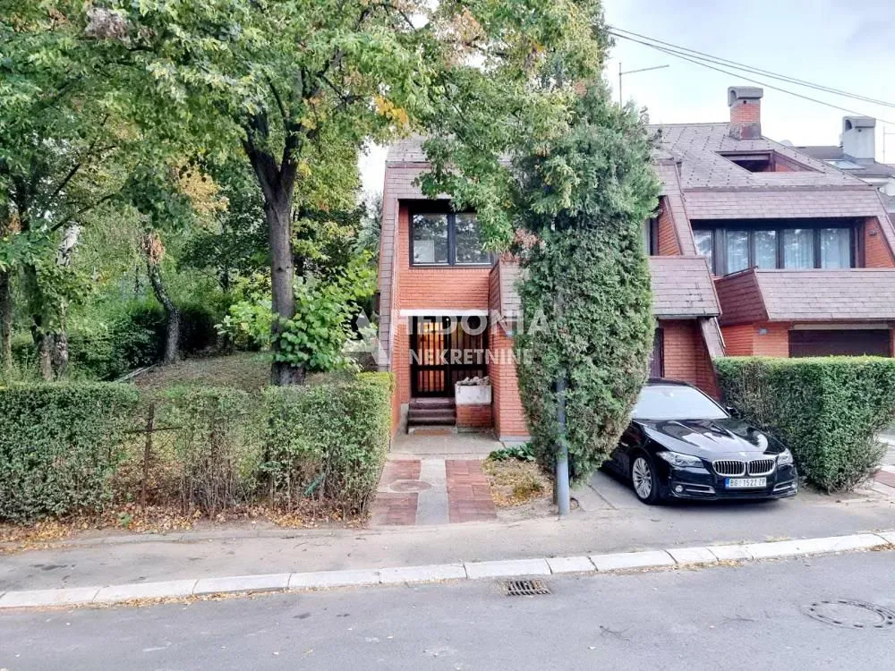 Sale, house, 135m², Višnjička Banja, Palilula Sve Podlokacije