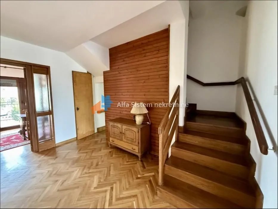 Prodaja, kuća, 320m², Rušanj, Beograd