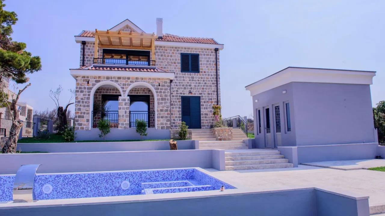Sale, house, 200m², Tivat, Crna Gora
