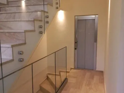 Izdavanje, četvorosoban stan, 155m², Savski Venac, Beograd - image 10