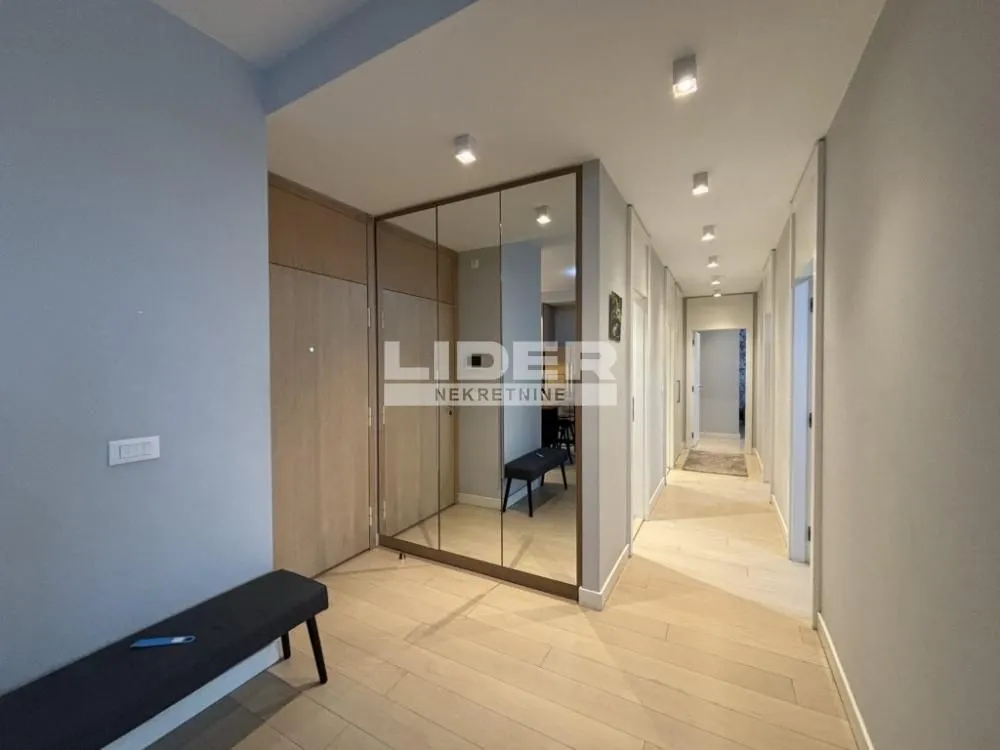Sale, three bedroom apartment, 108m², Savski Venac, Beograd