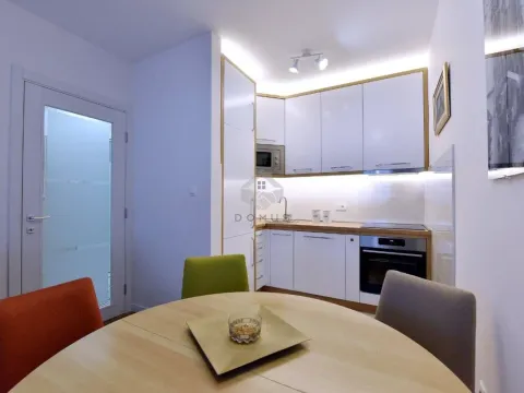 Izdavanje, jednosoban stan, 49m², Central Point, Podgorica - image 2