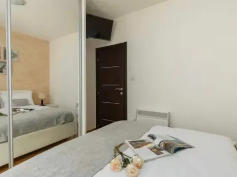 Rent, two bedroom apartment, 57m², Dobrota, Kotor - image 4